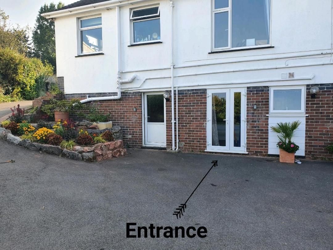 Lovely Private Studio Room With Own Kitchen And Bathroom. Set In The Popular Area Of Shiphay In Torquay And Only A Short Walk From Torbay Hospital Extérieur photo