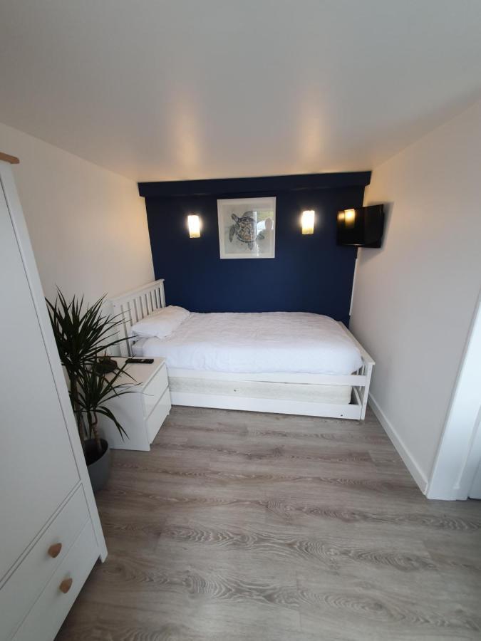 Lovely Private Studio Room With Own Kitchen And Bathroom. Set In The Popular Area Of Shiphay In Torquay And Only A Short Walk From Torbay Hospital Extérieur photo