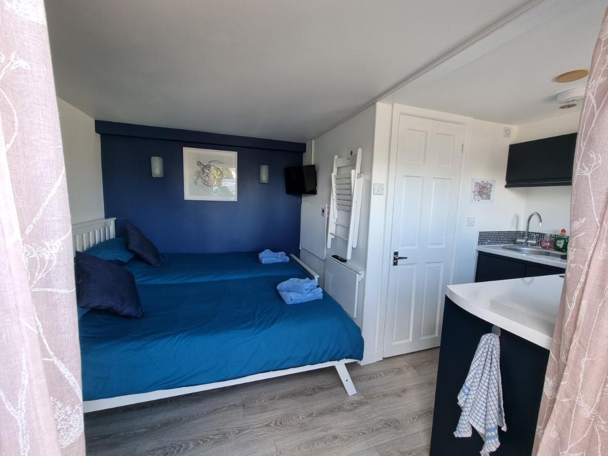 Lovely Private Studio Room With Own Kitchen And Bathroom. Set In The Popular Area Of Shiphay In Torquay And Only A Short Walk From Torbay Hospital Extérieur photo
